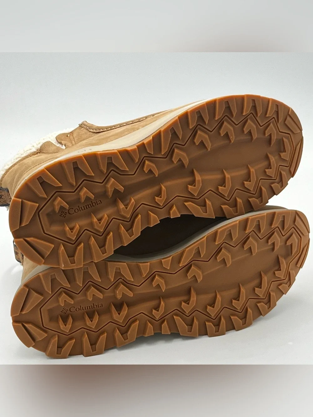 Columbia Landroamer Cozy Boots Women’s Sz 8.5 Tan & Gray